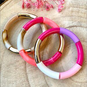 Trendy bangle bracelet in curved acrylic tube beads